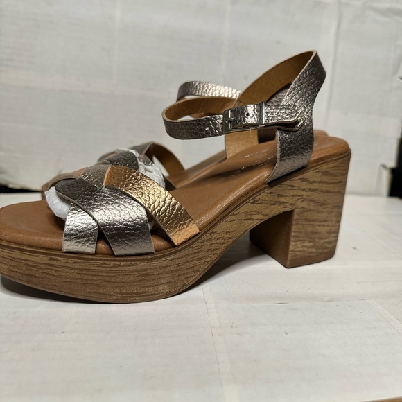Elegant Women's Block Heel Sandals - Metallic Bronze - Picture 7 of 13